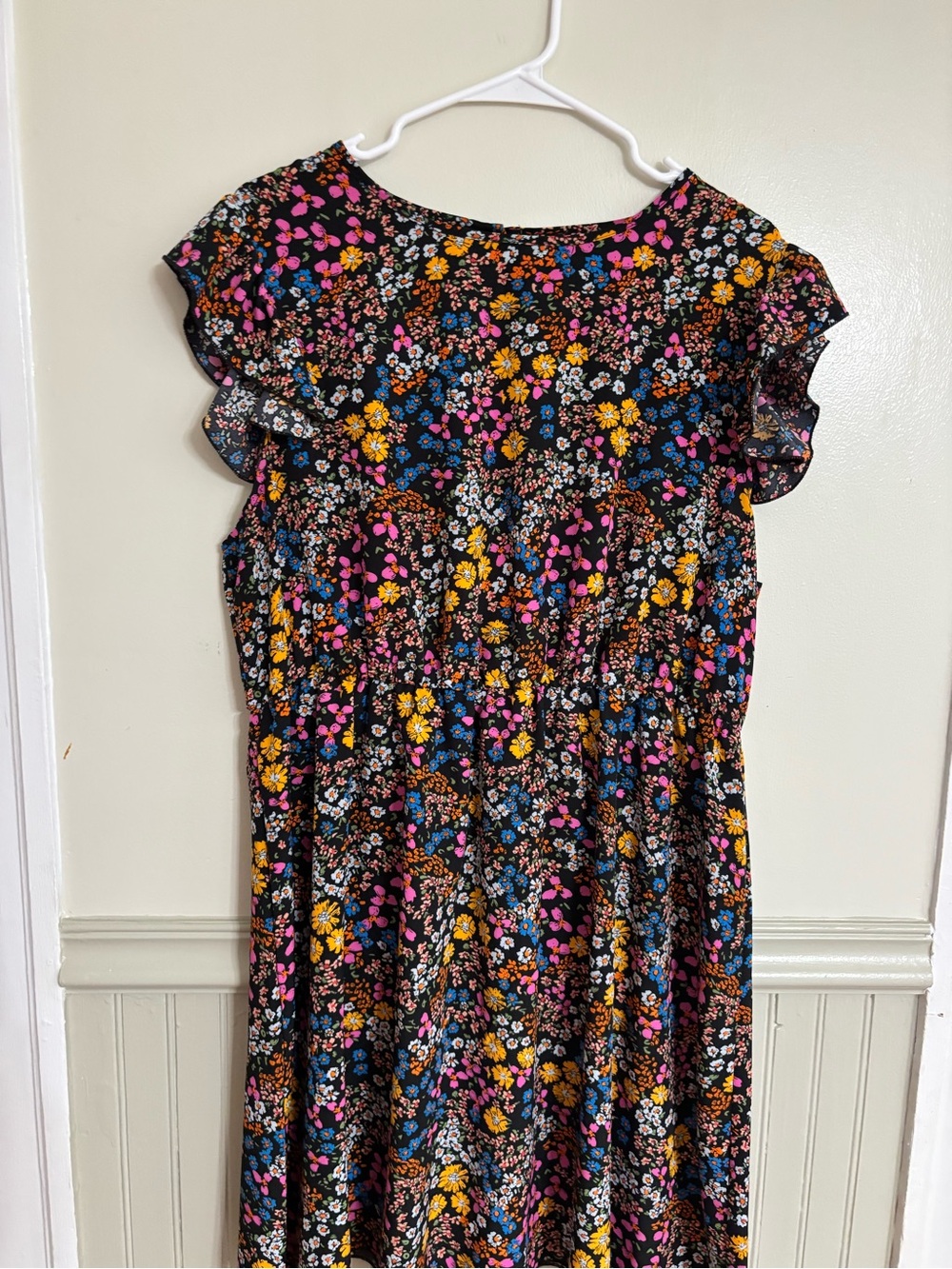 Black Floral Ruffle-Sleeve Casual Dress